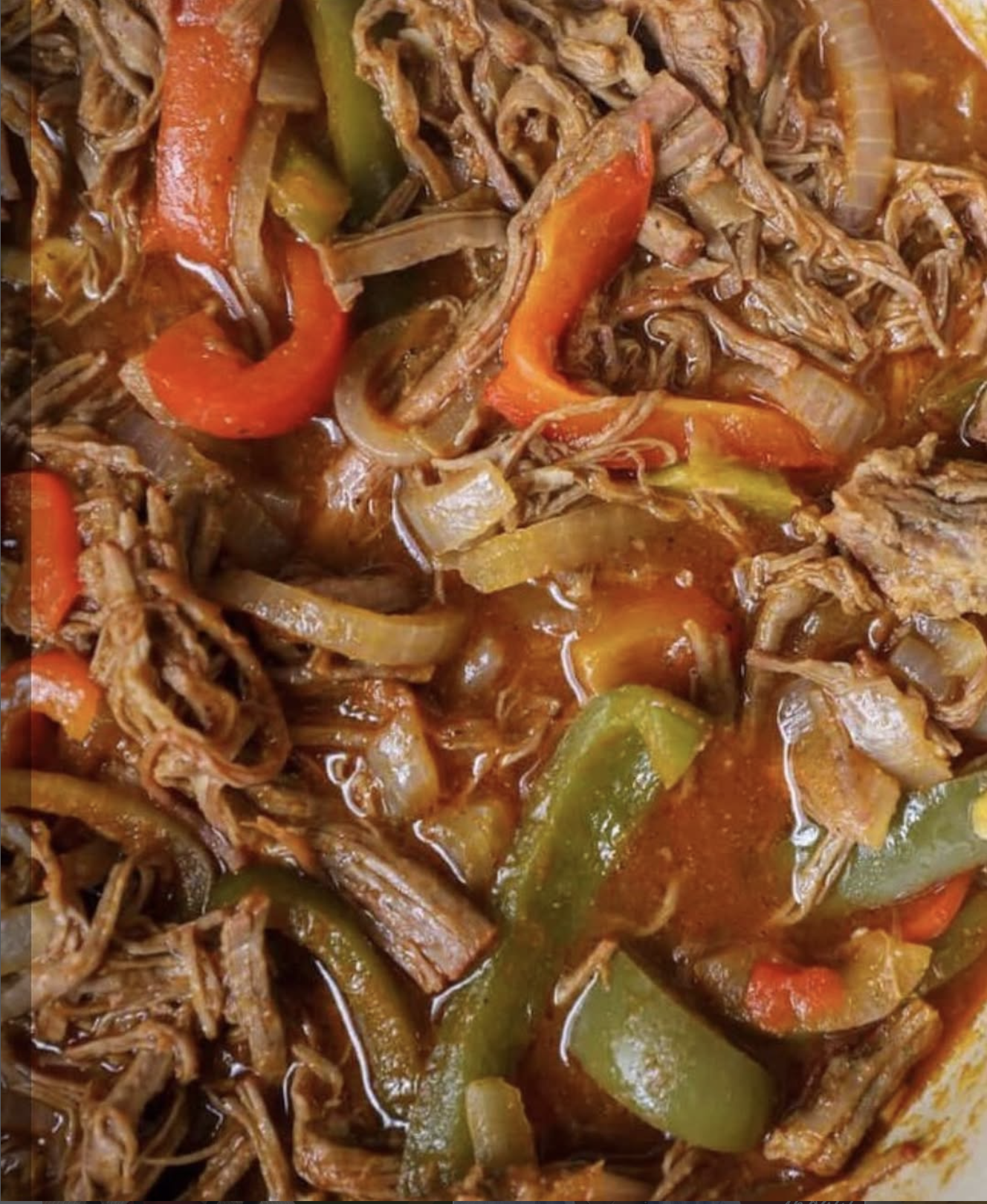 Piatto con gamberi, riso e fagioli neri